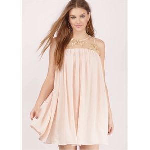 Tobi Blush & Gold “No Love Lost” Sheer Floral Shift Dress Womens Size M